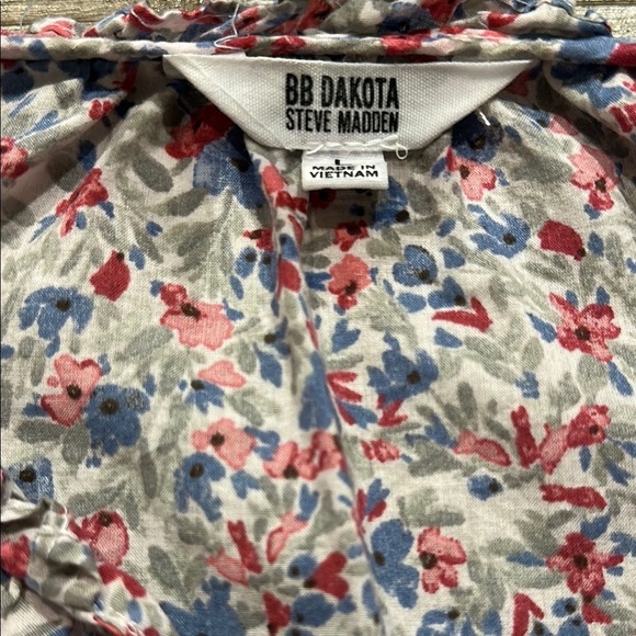 BB Dakota Steve Madden Floral Ruffle flutter Sleeve Top Size Large - Picture 9 of 12